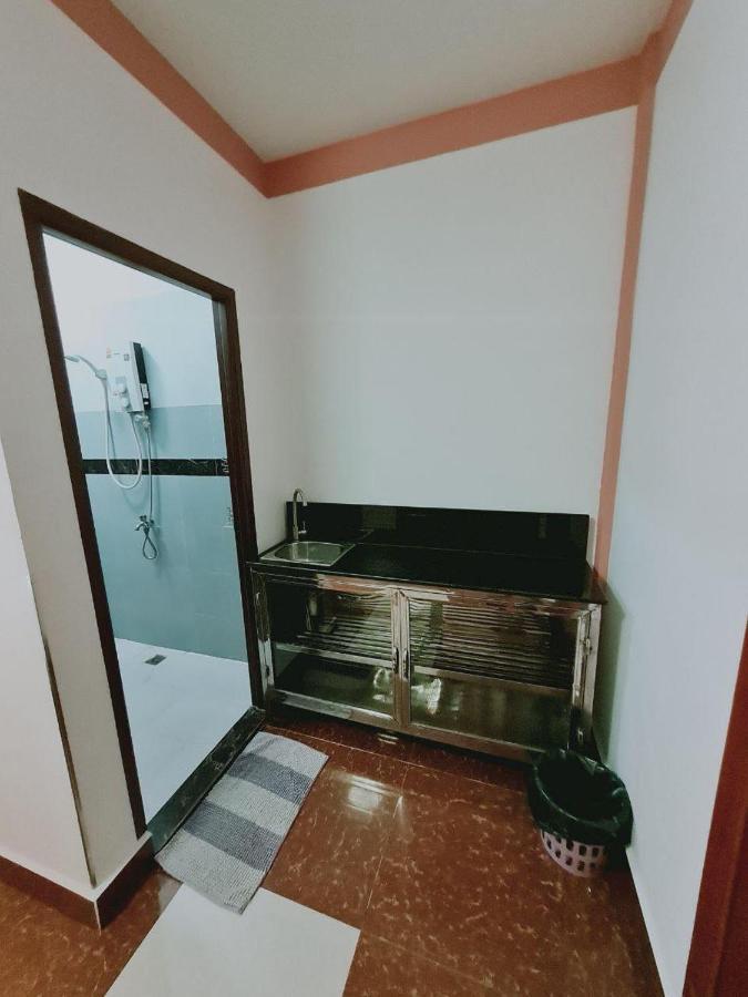 Soben Sensok Guesthouse Phnom Penh Esterno foto