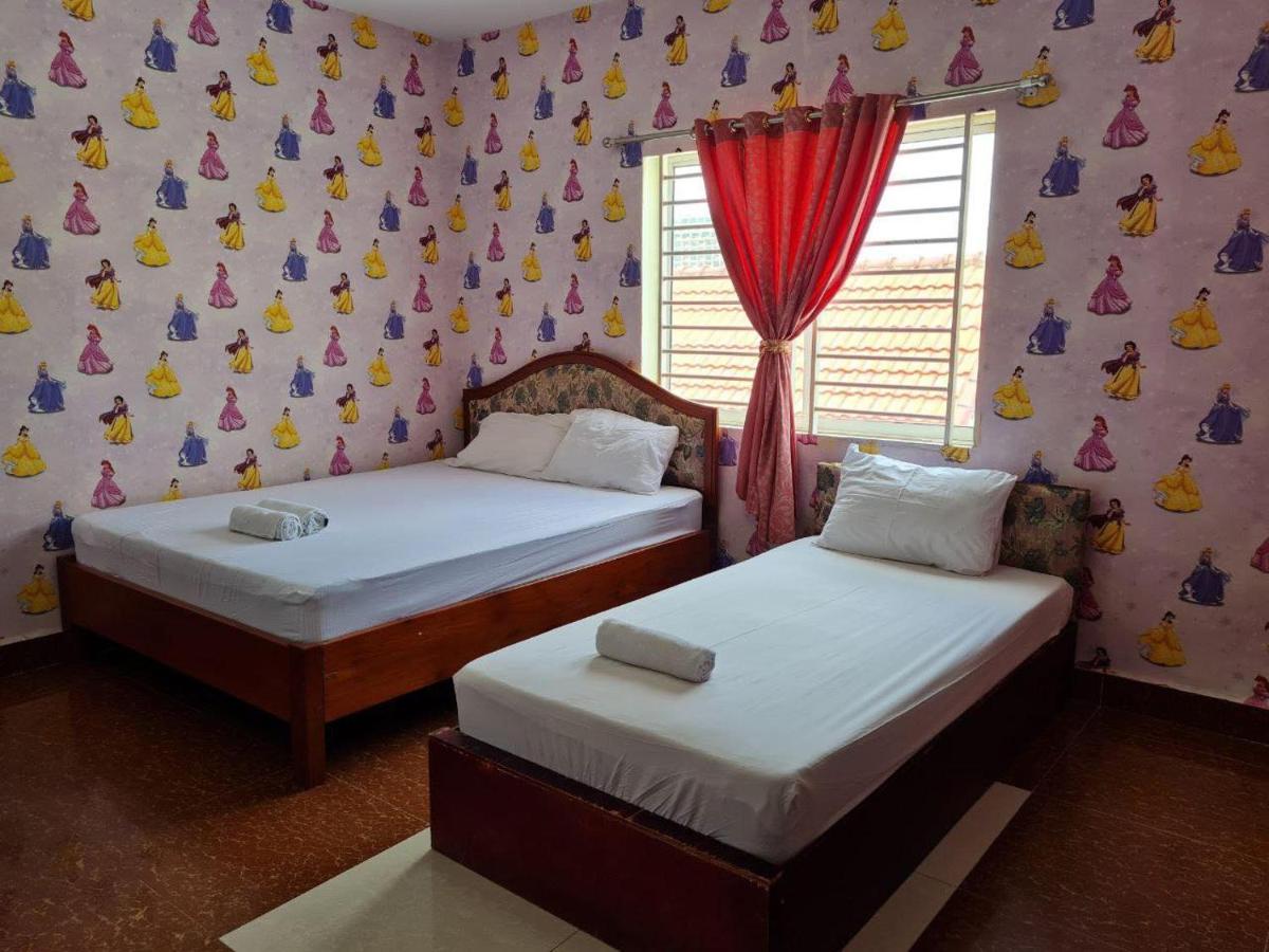 Soben Sensok Guesthouse Phnom Penh Esterno foto