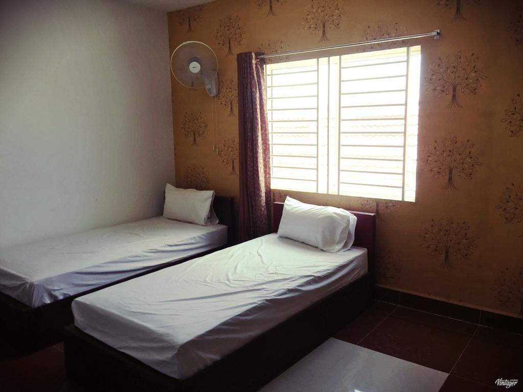 Soben Sensok Guesthouse Phnom Penh Esterno foto
