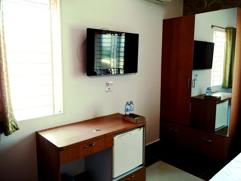 Soben Sensok Guesthouse Phnom Penh Esterno foto